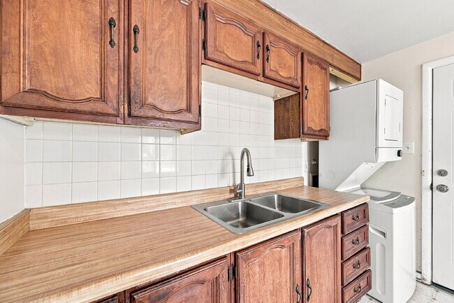 Photo - $1,495.95 - 2 Bed, 1 Bath Newly Renovated Duplex Unit! Unit 797 Emporia Street