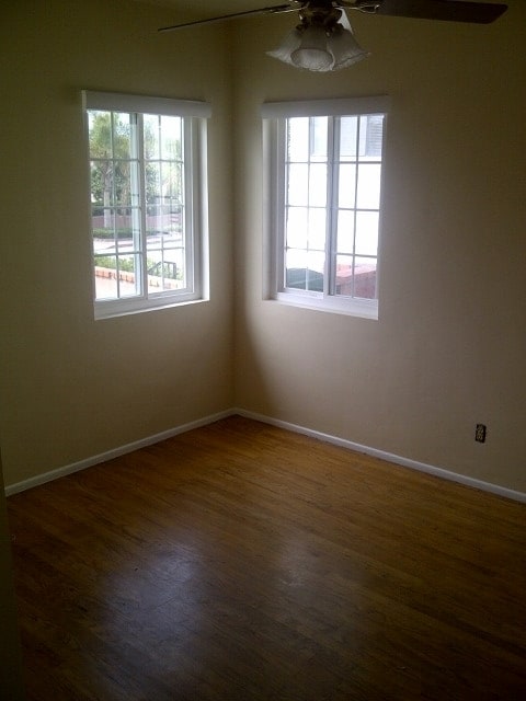 Photo - 570-574 W. 18th Street Unidad Hamilton