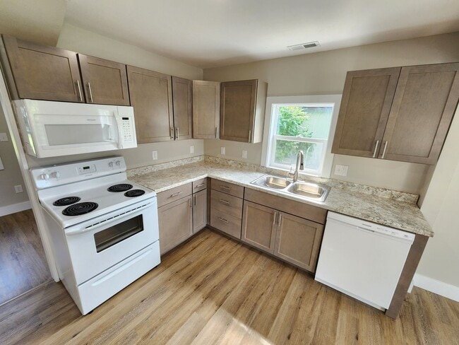 Photo - Spacious 2-Bedroom, 1-Bathroom Home AVAILA...