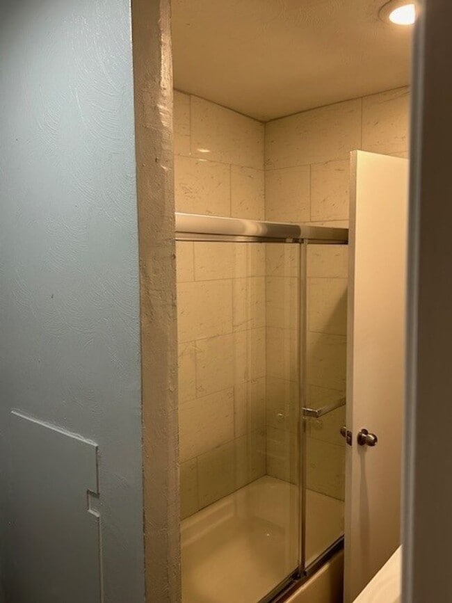 Photo - Newly renovated 3 BR 1.5BA 1400 sf townhouse located in near downtown Norfolk.