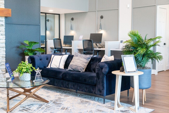 Huntcliff apartments — community photo