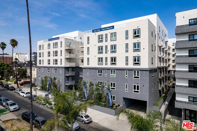 Building Photo - 839 S Fedora St Unit 301B