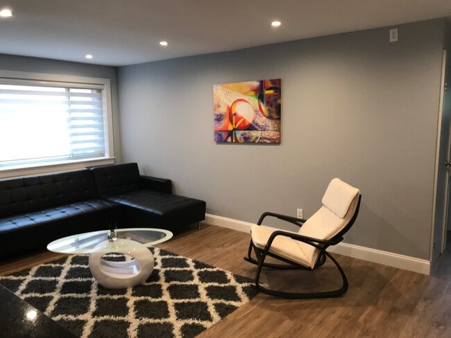 Building Photo - 3900 Tunlaw Rd NW Unit 302