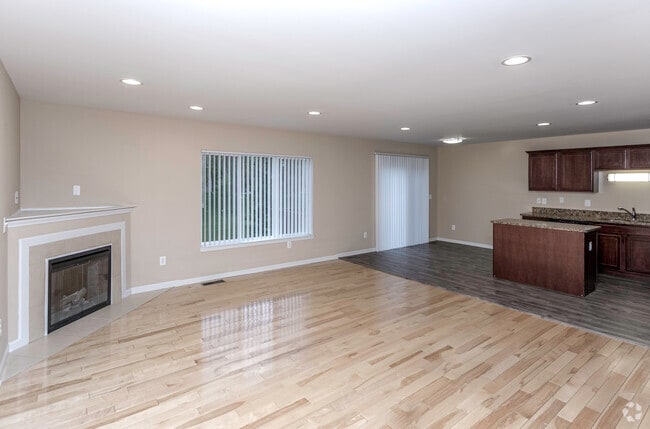 3BR, 3.5BA - 1,640 SF AW1 Rochester