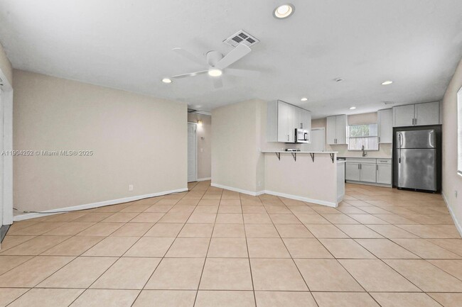 Photo - 3810 92nd Ln N Unidad 3810