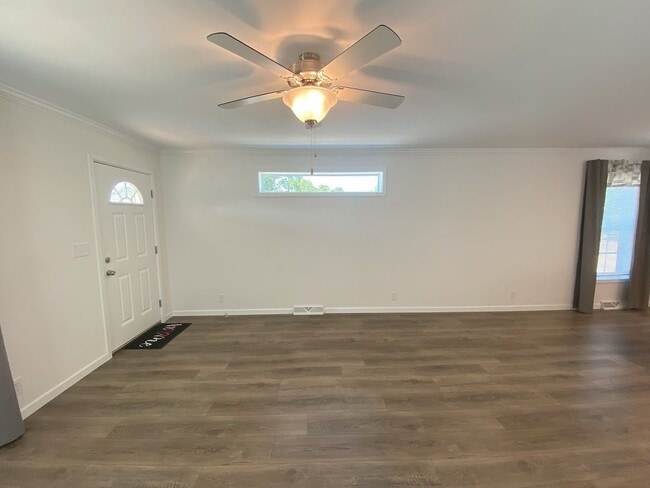 Photo - 174 Mockingbird Way