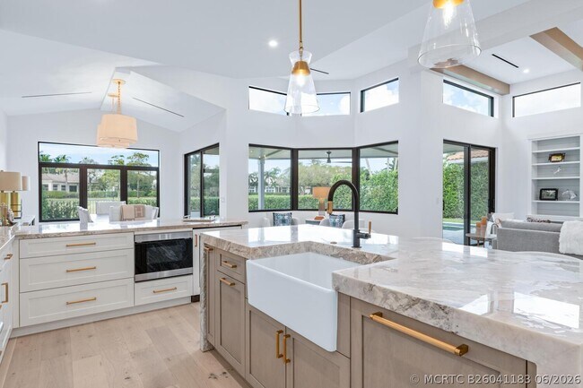 12618 Mallet Cir