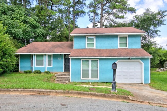 Photo - Renovated 3 bed/2 bath in Lithonia!