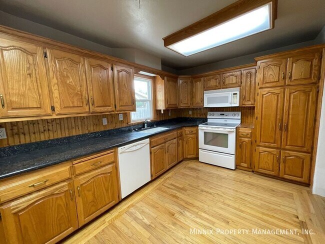 Photo - 1222 S Milam St