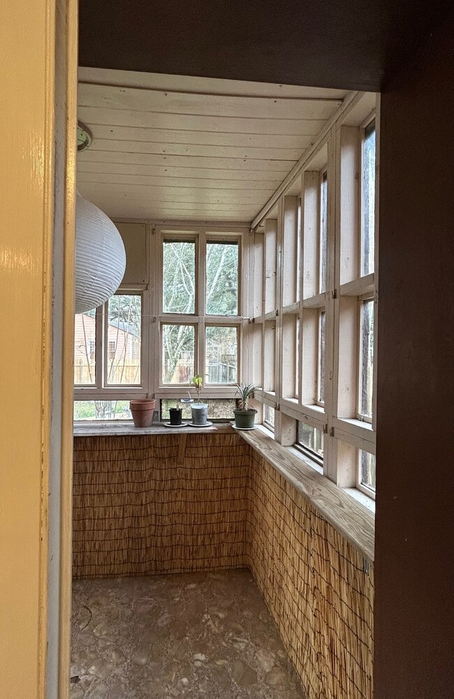 Photo - 207 Adrienne St