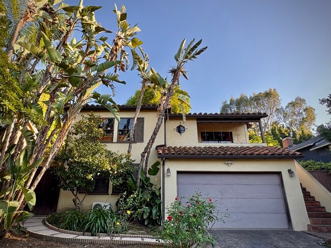 Building Photo - 3746 Lankershim Blvd Unit Guest House