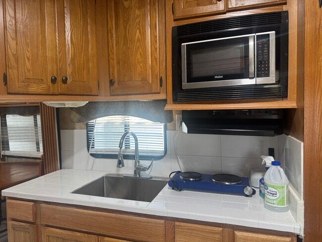 Kitchen area - 11321 SW 246th St Unit Karina  Beltran