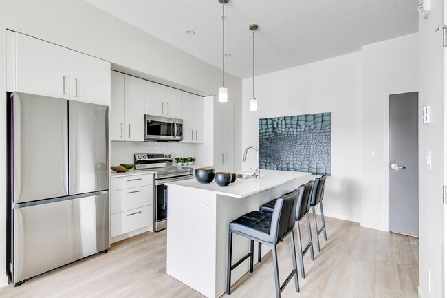 Building Photo - 4850 50 Av SW