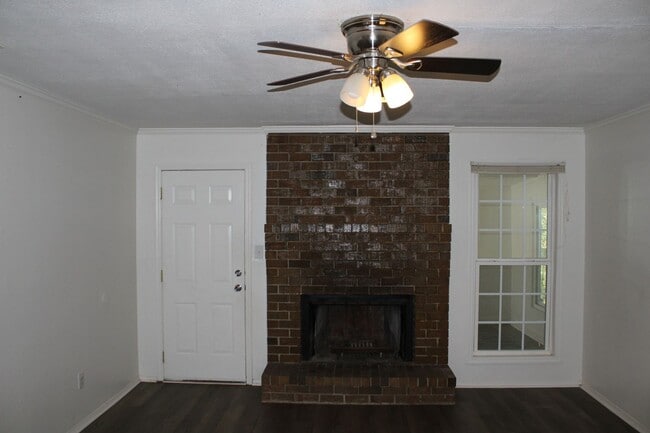 Photo - 3 Bedroom 2 Bath In Hephzibah!