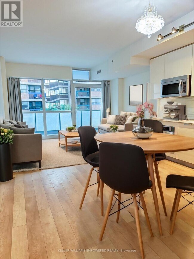 Photo - 210 Simcoe St Unit 406