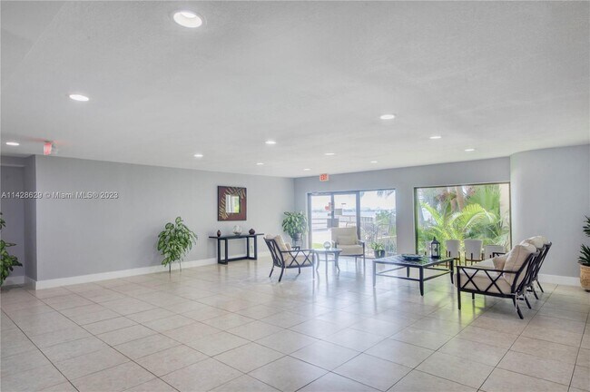 Photo - 1880 S Treasure Dr