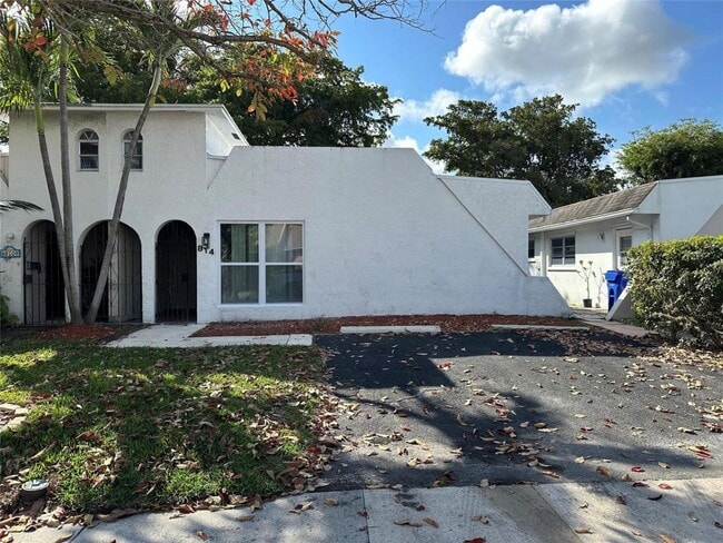 Photo - 814 SW 12th Pl