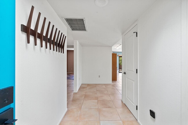 Photo - 1021 W Desert Canyon Pl