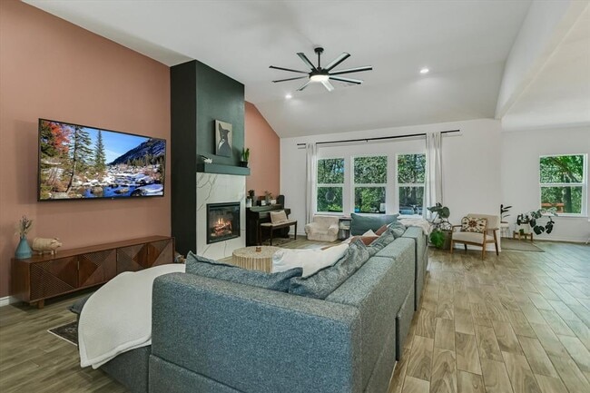 Photo - 671 Shiloh Rd