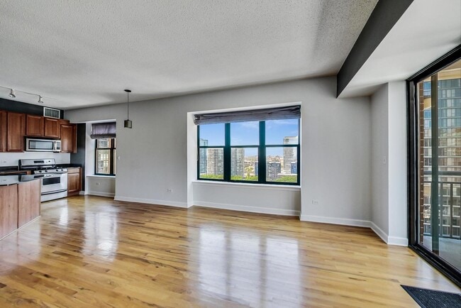 Photo - 41 E 8th St Unidad 1807