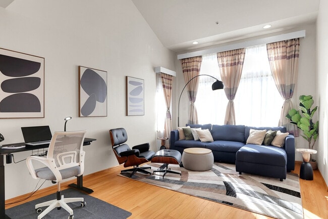 Photo - 7415 204th St SW Unidad SI ID1054332P