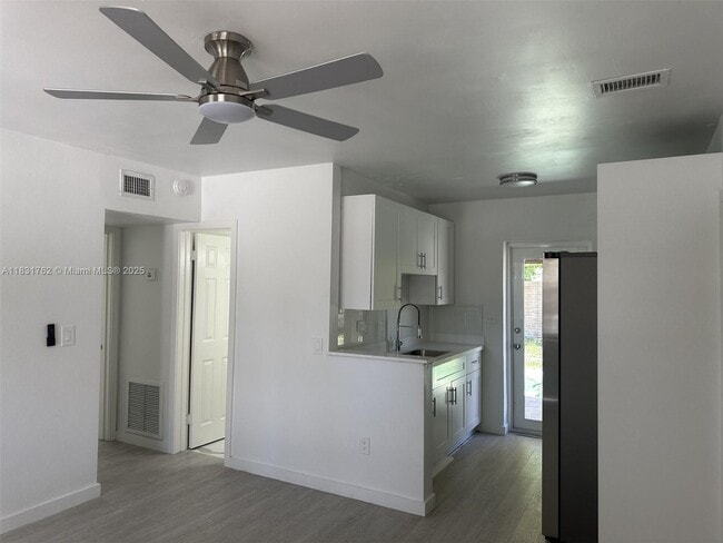 Photo - 1754 NE 48th Ct