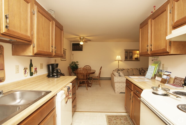 Photo - Londontowne & Robinwood Apartments