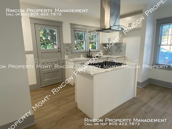 Photo - 656 Poli St