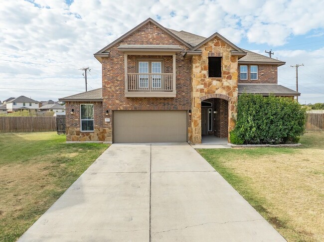 Building Photo - 3302 Lorne Dr