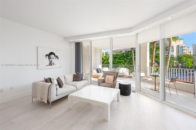 Photo - 715 Crandon Blvd Unit 305