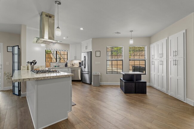 Photo - 1015 E Verdugo Ave