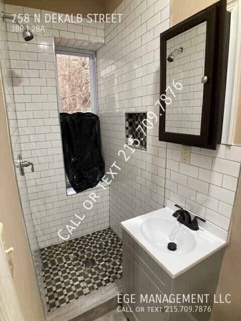 Photo - 758 N Dekalb St