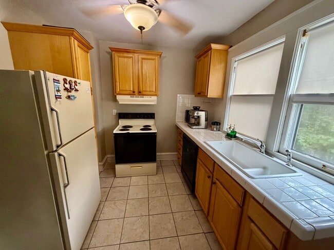 Photo - 1501 N Clinton Blvd Unit 1