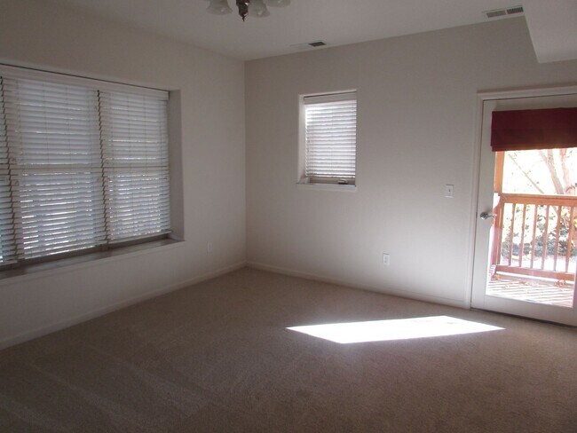 1214 Walnut Ave Unit 8
