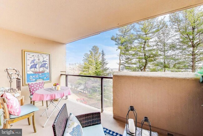 Photo - 1101 S Arlington Ridge Rd Unidad 305