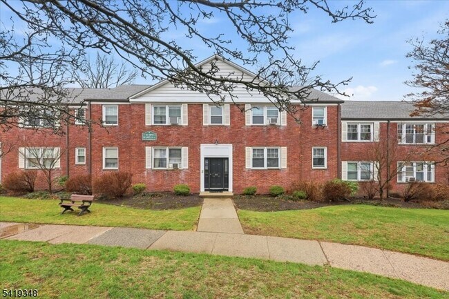 Building Photo - 343 Bloomfield Ave Unit 8