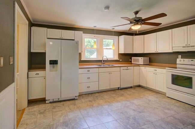Photo - 227 Sherman CT