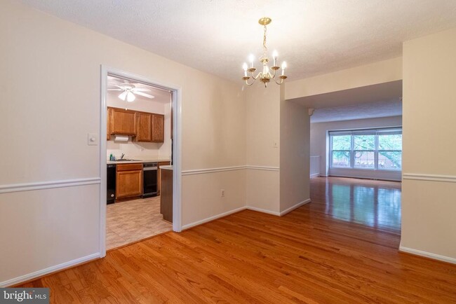 Photo - 4796 Gainsborough Dr