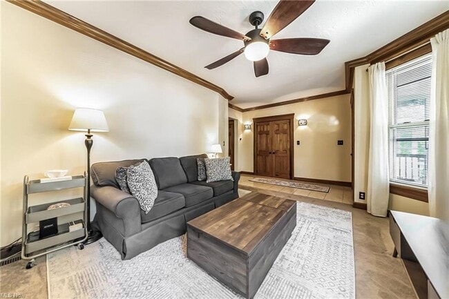 Photo - 1478 Winchester Ave Unidad Lower