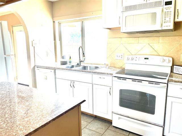 Photo - 3005 Peachtree Ln