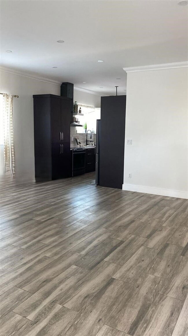 Photo - Southwest 3rd Street, Miami, FL 33184 - 4 ...