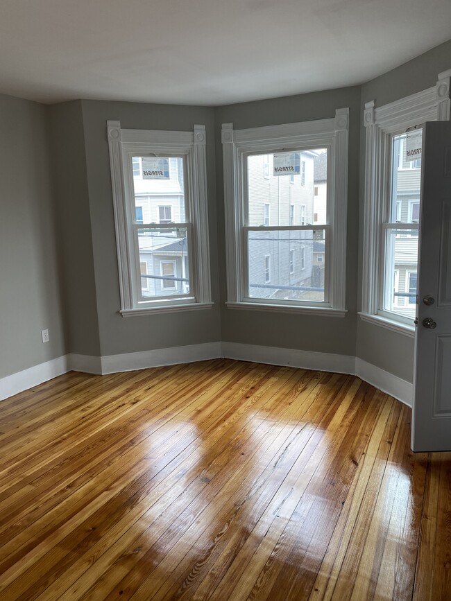 living room - 30 Viall St Apartments Unit 2nd floor