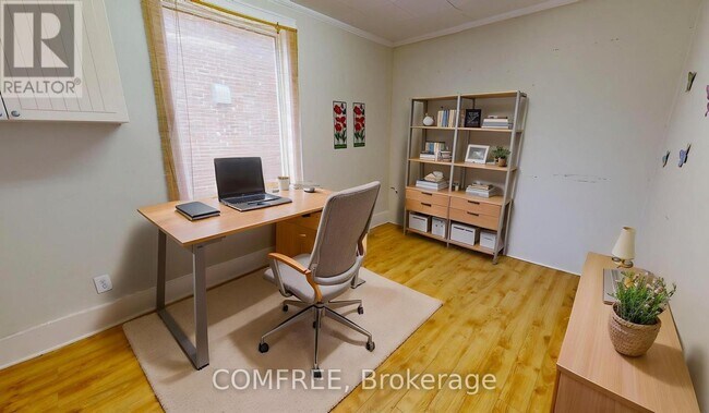 Photo - 1405 King St E