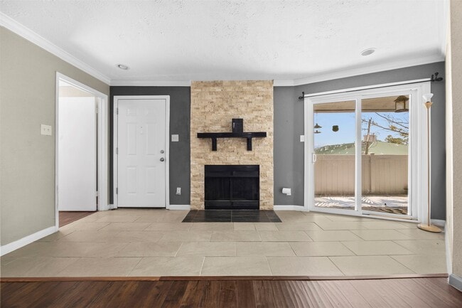 Building Photo - 10673 Braes Bend Dr