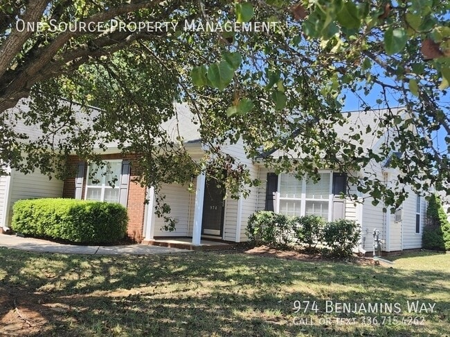 Photo - 974 Benjamins Way