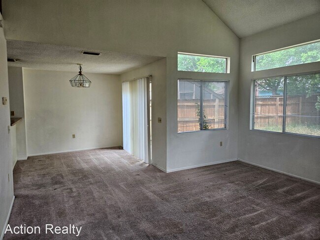 Photo - 3 br, 2.5 bath House - 8006 Grand Bend