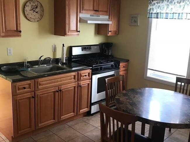 3 Q St Unit B
