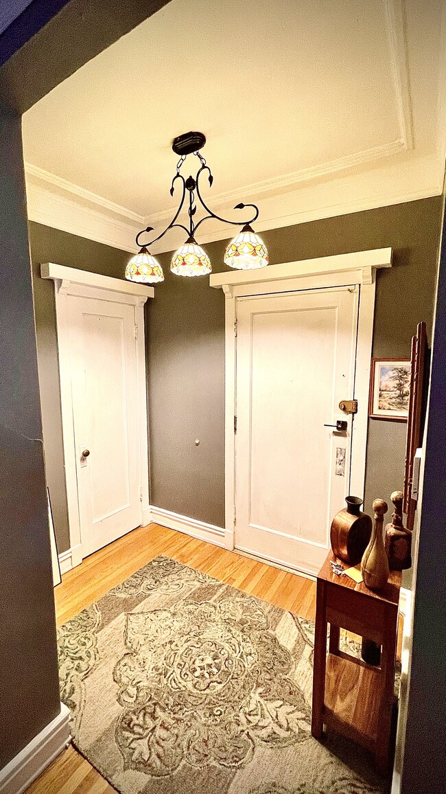 Photo - 937 E Hyde Park Blvd Unit 3