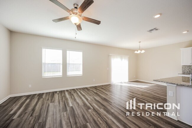 Photo - 14302 Palm Ridge