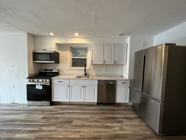 Building Photo - 209 Lexington St Unit 1 Rental